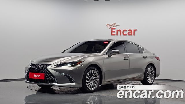 Lexus ES 2023
