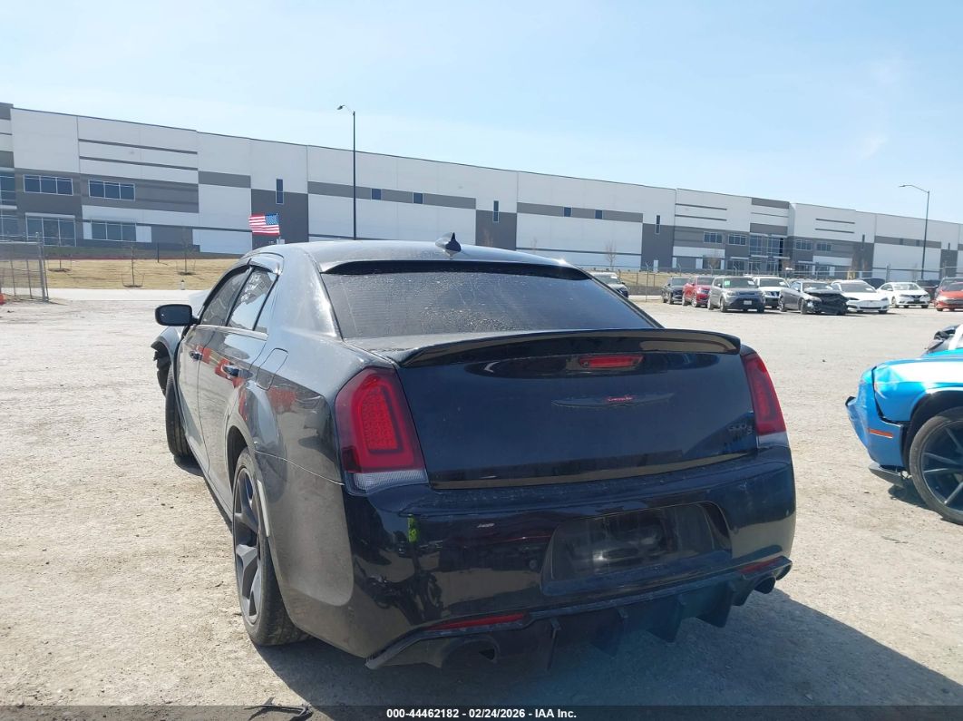 Chrysler 300 2022