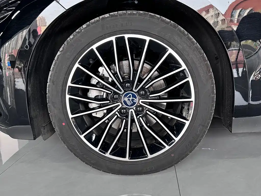 BYD Han 2025
