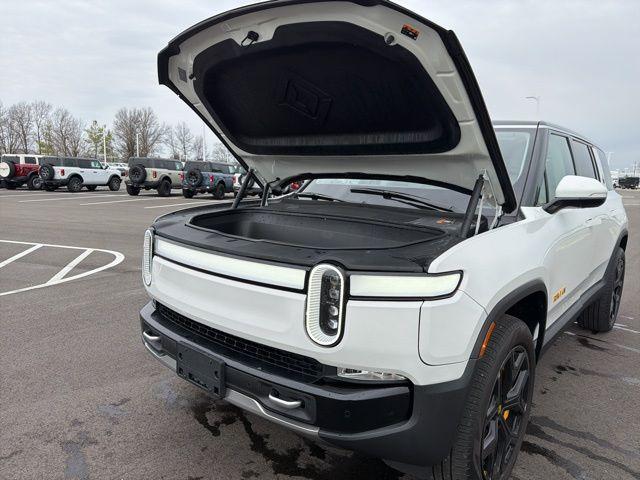 Rivian R1S 2024