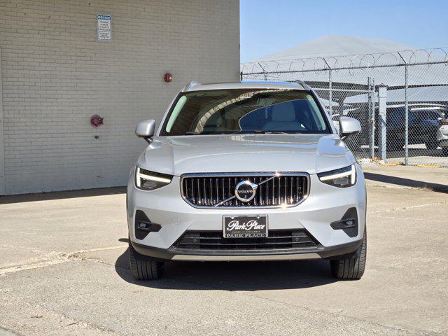 Volvo XC40 2025