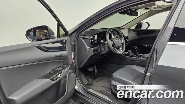 Lexus NX 2025