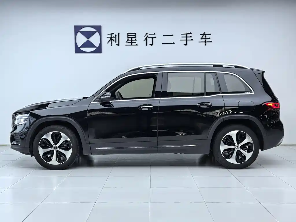 Mercedes-Benz GLB 2023