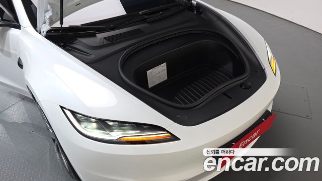 Tesla Model 3 2025