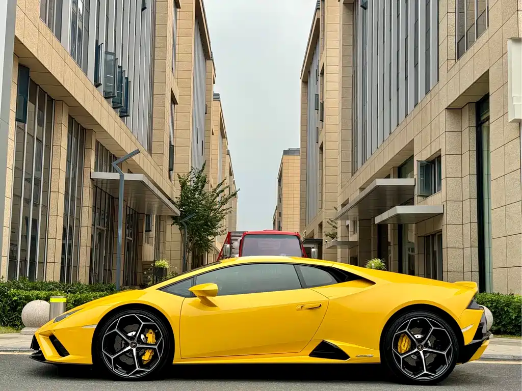 Lamborghini Huracán 2021
