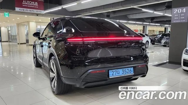 Porsche Macan 2025