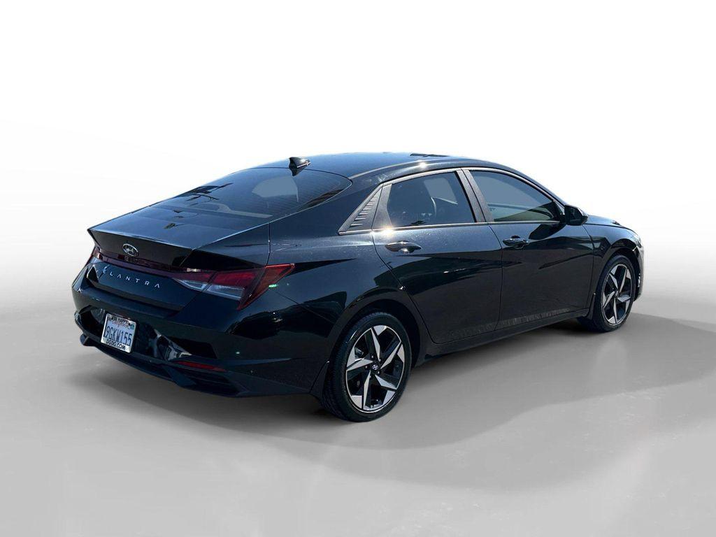 Hyundai Elantra 2023