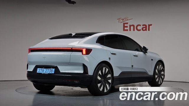 Polestar 4 2025
