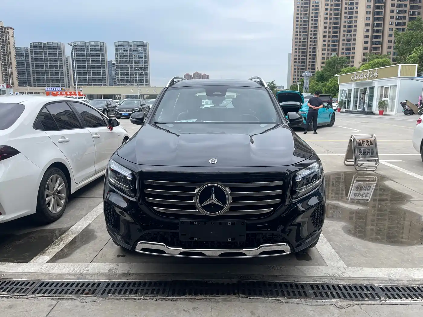 Mercedes-Benz GLB 2023