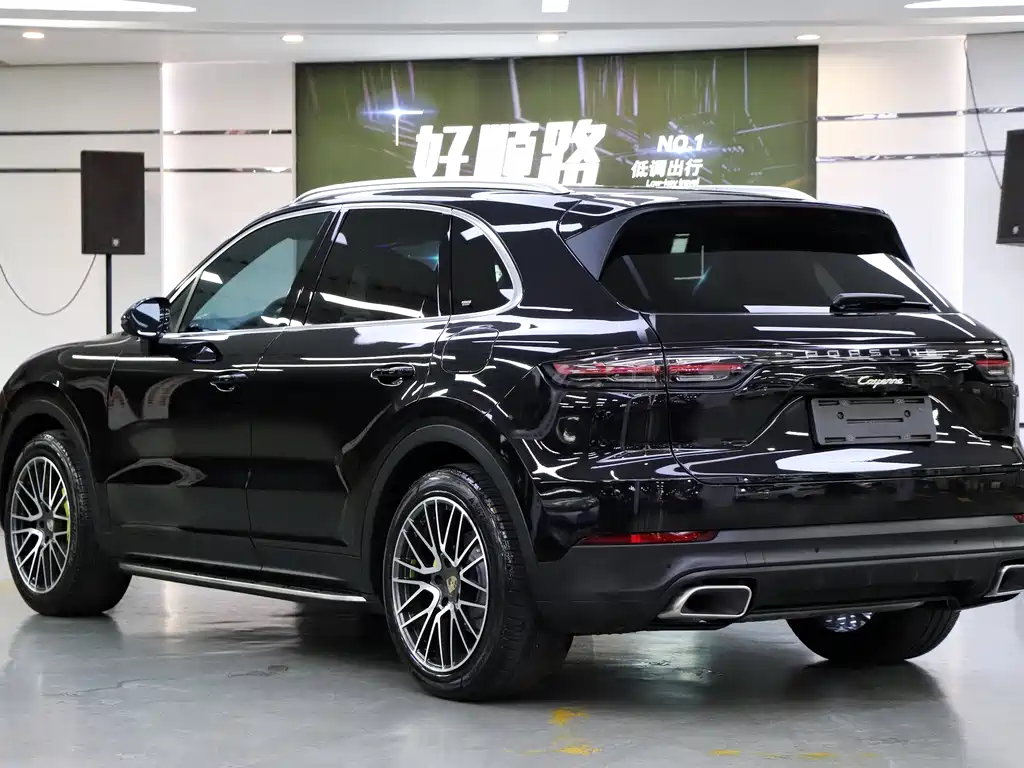 Porsche Cayenne 2021