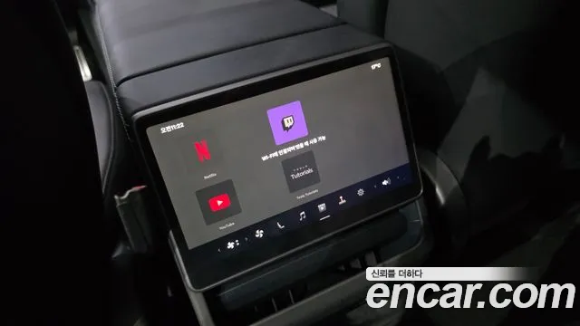 Tesla Model Y 2025