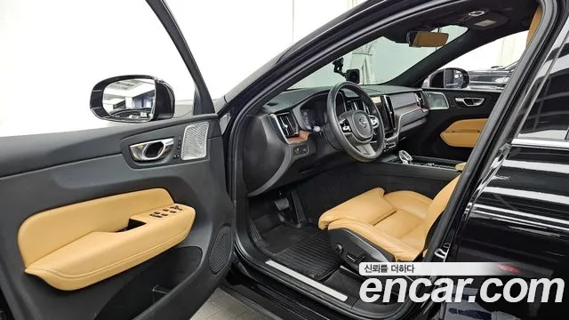 Volvo XC60 2021