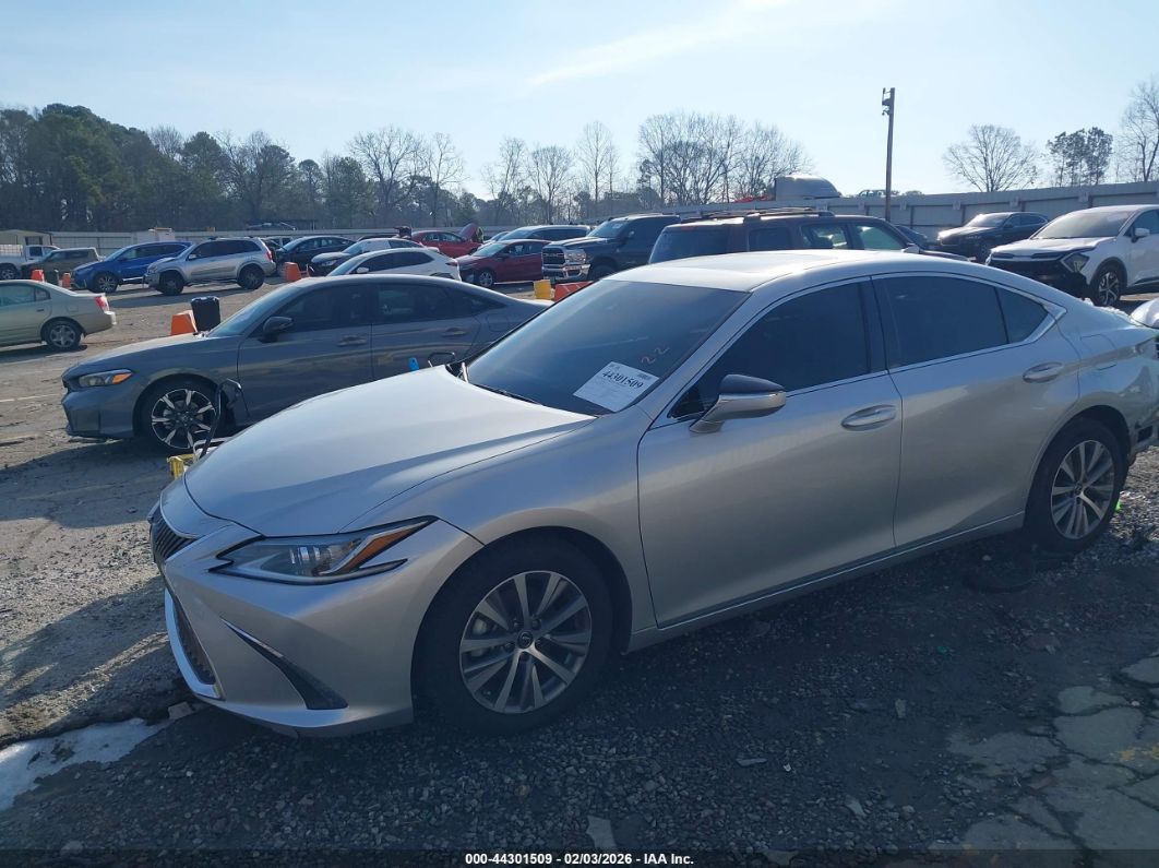 Lexus ES 2021