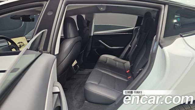 Tesla Model 3 2024