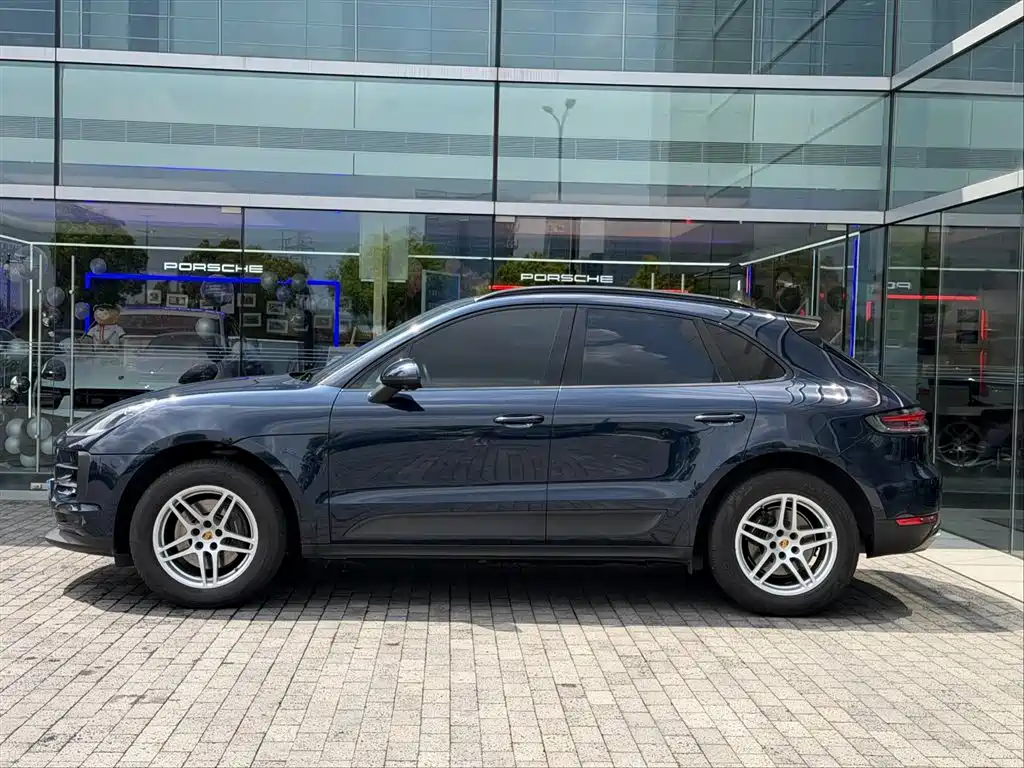 Porsche Macan 2021