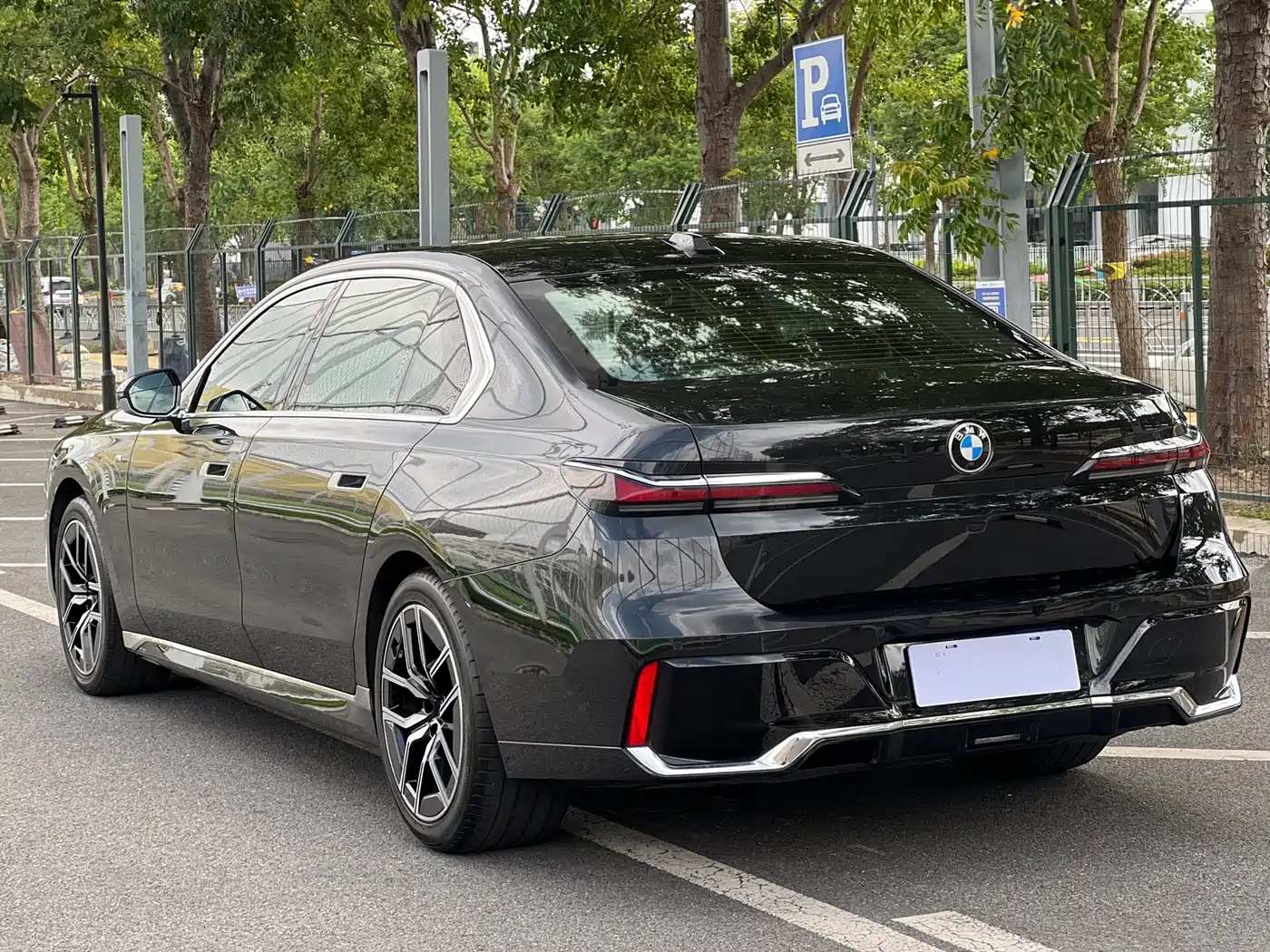 BMW 7 серии 2024