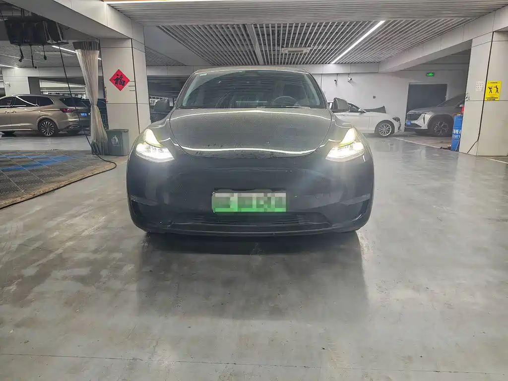 Tesla Model Y 2021