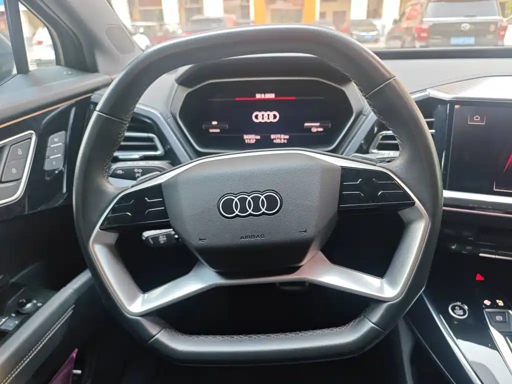 Audi Q4 e-tron 2024