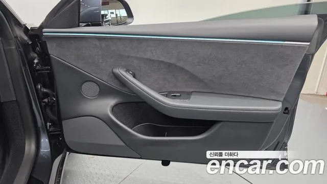 Tesla Model 3 2025