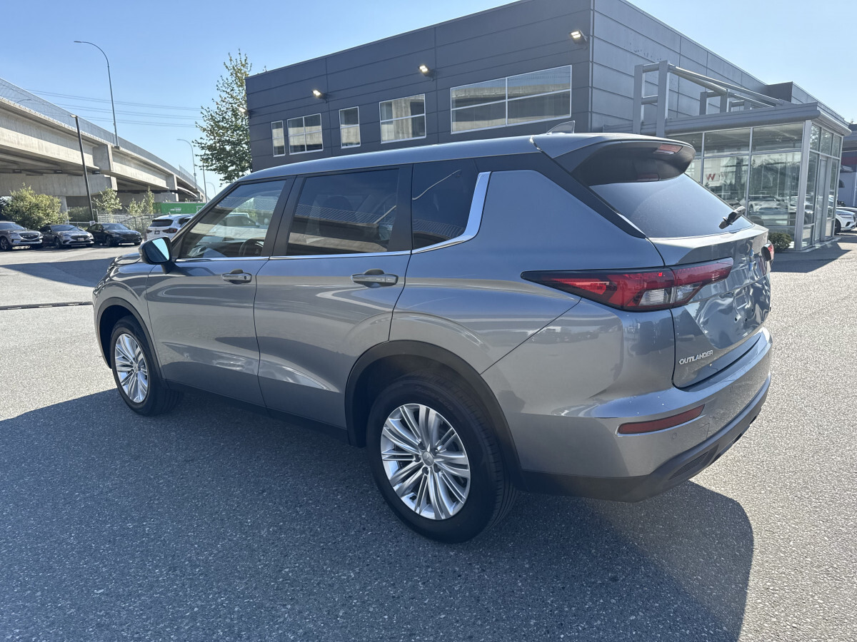 Mitsubishi Outlander 2024