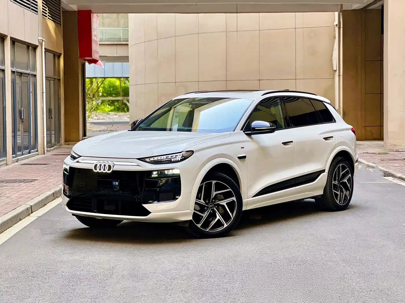 Audi e-tron 2025