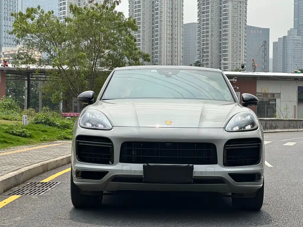 Porsche Cayenne 2022