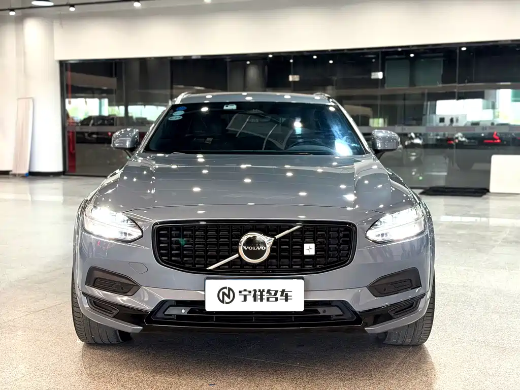 Volvo V90 2022