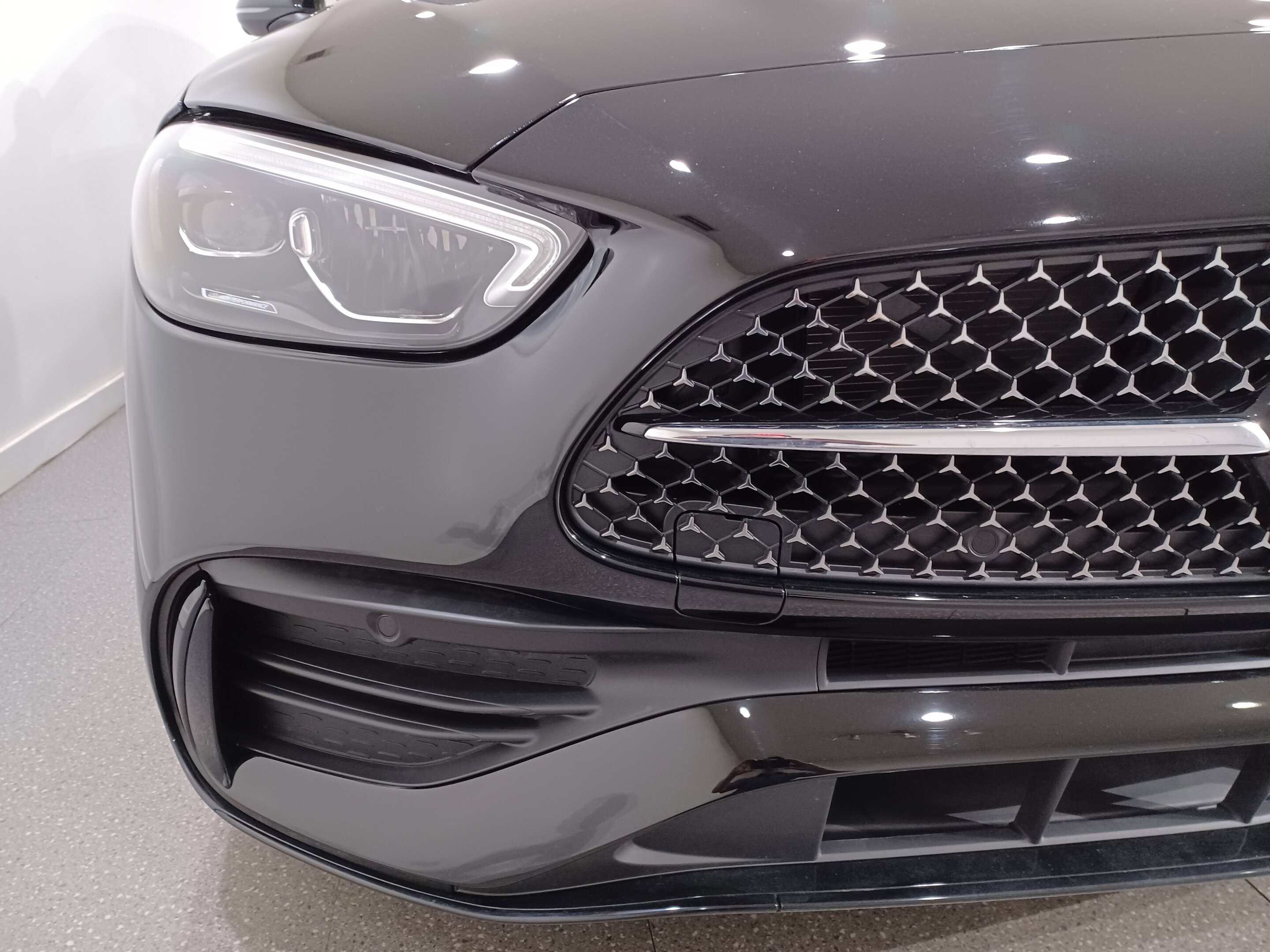 Mercedes-Benz C-Класс 2025