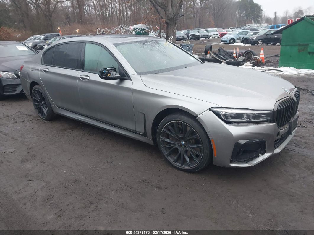 BMW 750 2022