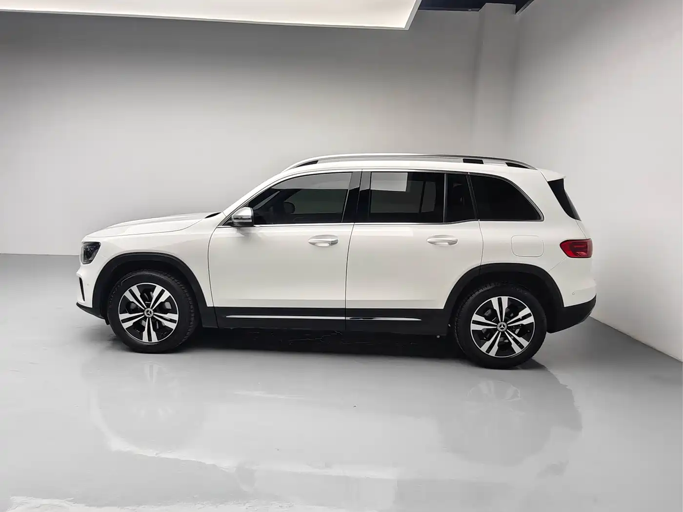 Mercedes-Benz GLB 2025