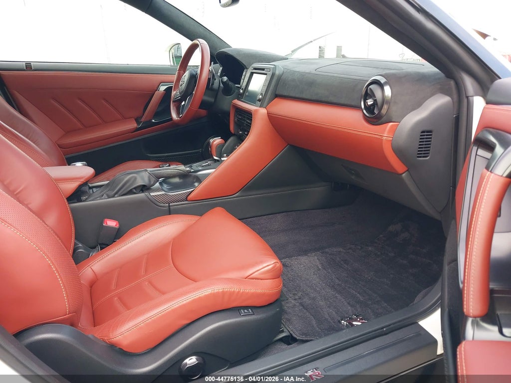 Nissan GT-R 2024