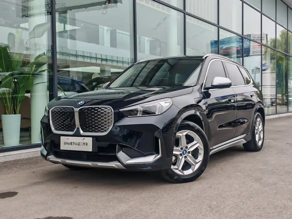 BMW iX1 2024