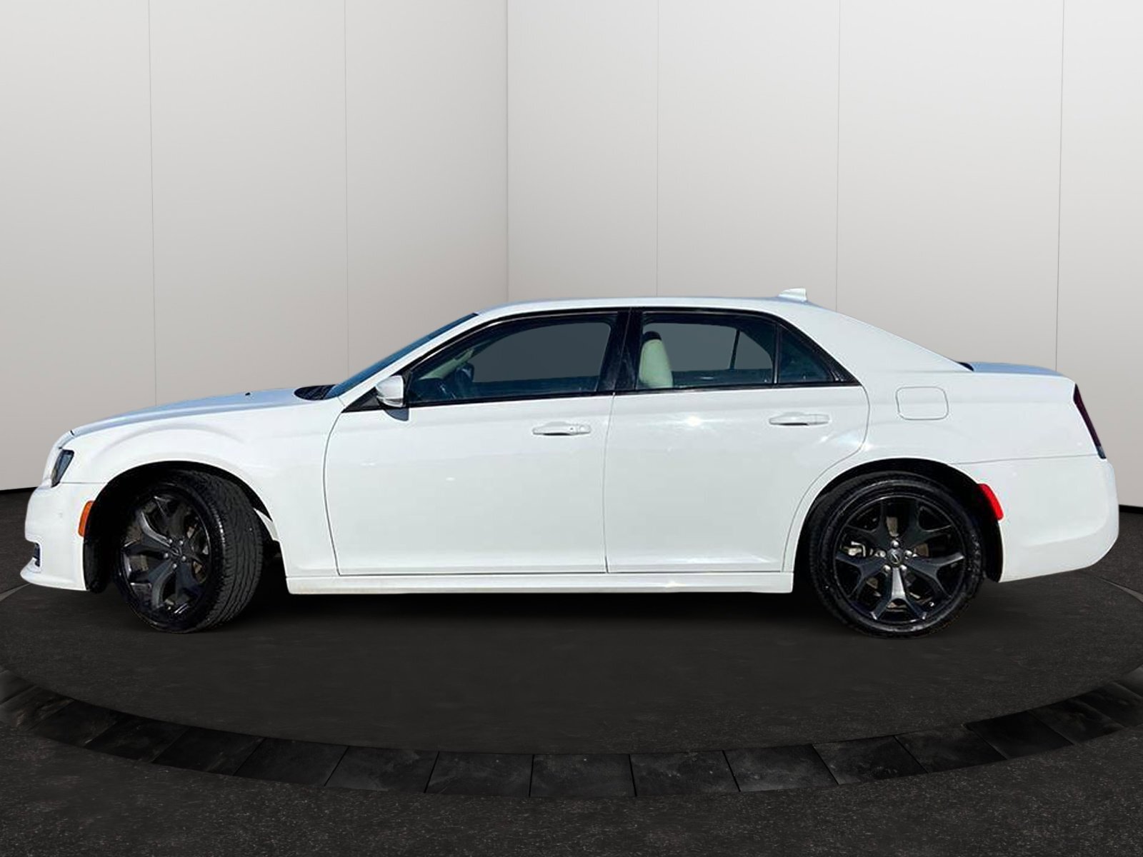 Chrysler 300 2023
