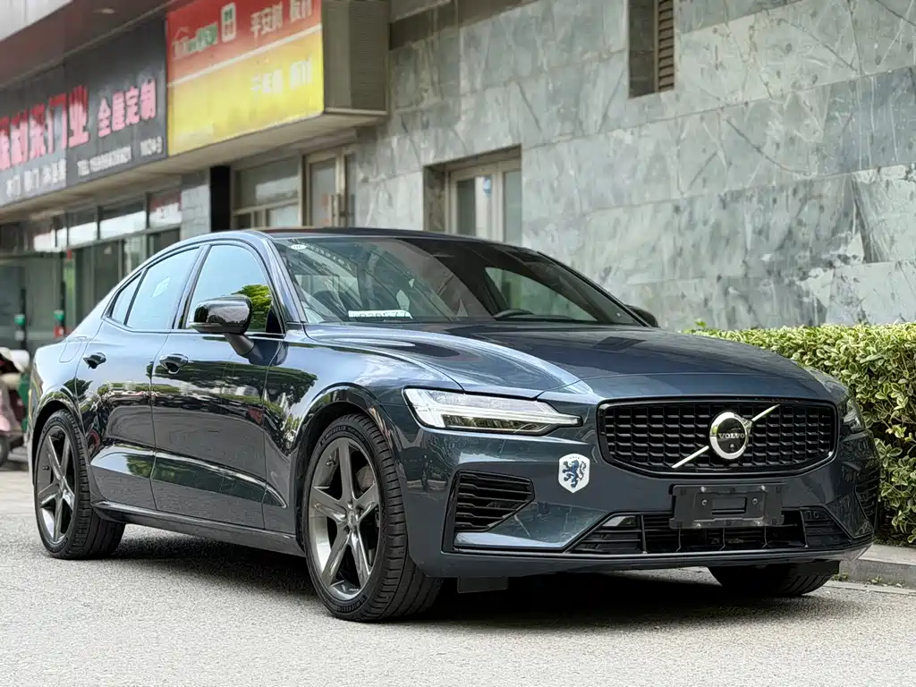 Volvo S60 2022