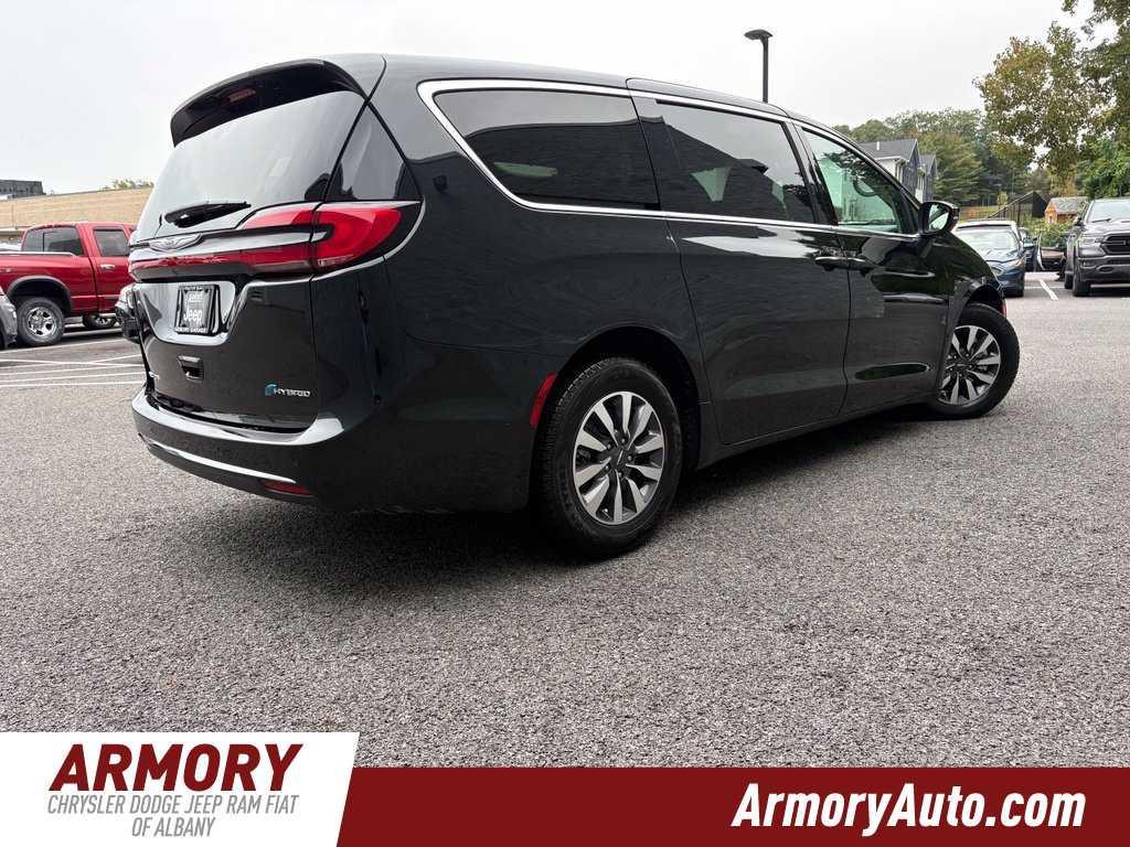 Chrysler Pacifica 2023