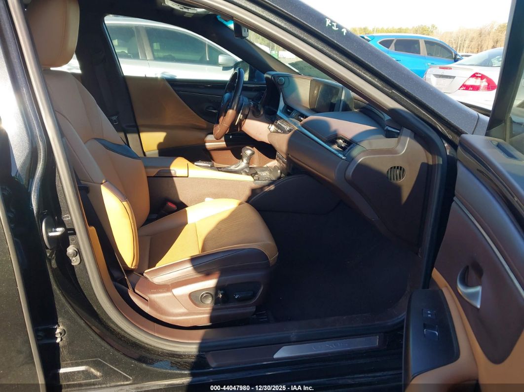 Lexus ES 2021