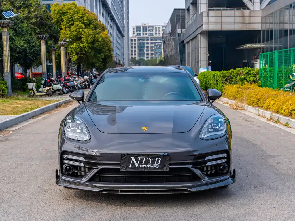 Porsche Panamera 2023