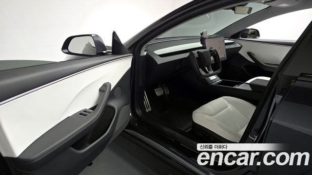 Tesla Model 3 2025