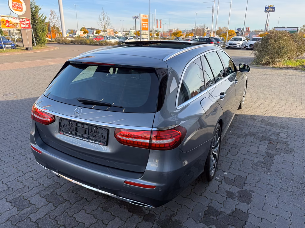 Mercedes-Benz E 200 2022