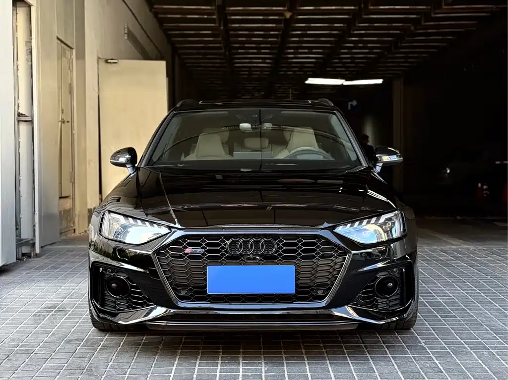 Audi RS 4 2021