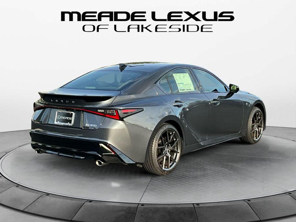 Lexus IS 2026