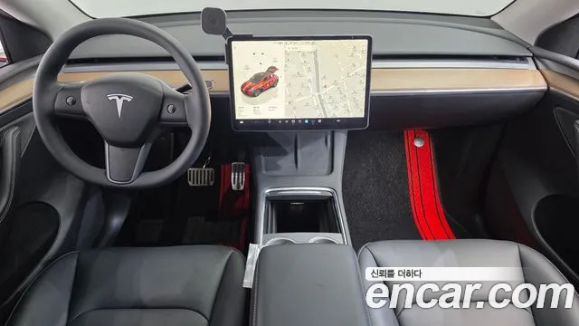 Tesla Model Y 2024
