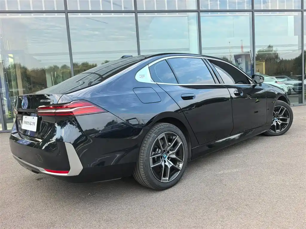 BMW i5 2026