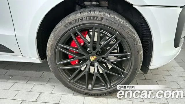 Porsche Macan 2022