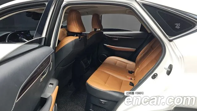 Lexus NX 2021