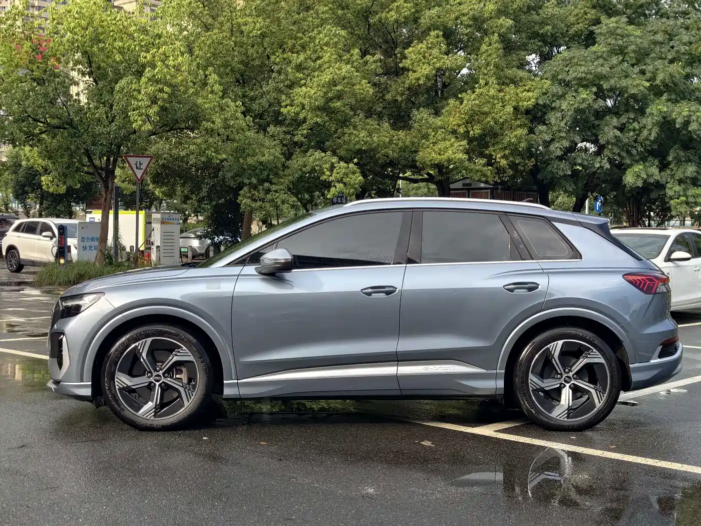 Audi Q4 e-tron 2023