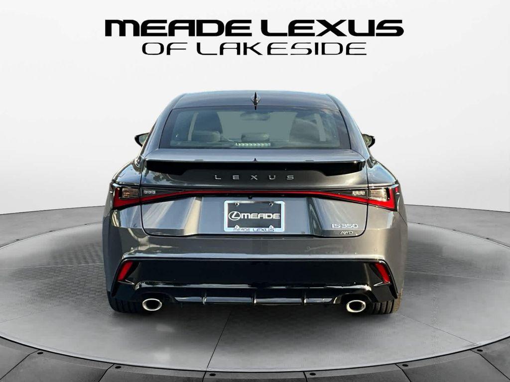 Lexus IS 2026