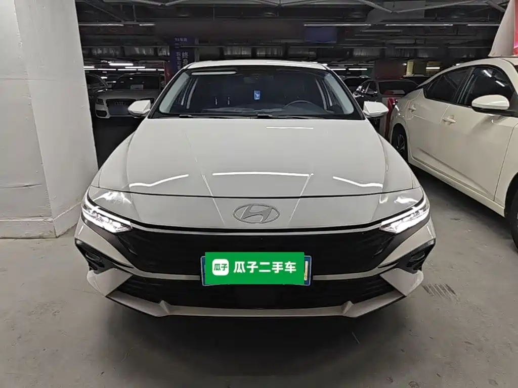 Hyundai Elantra 2024