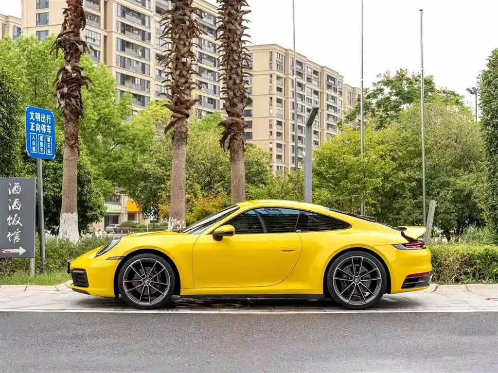 Porsche 911 2021
