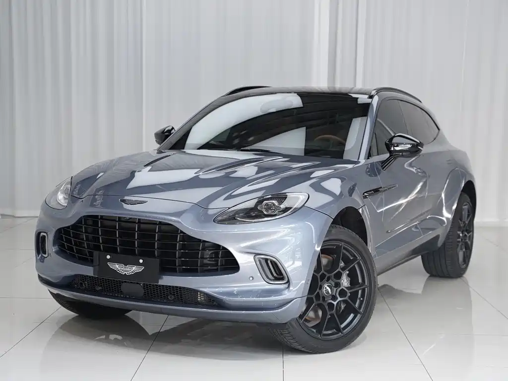 Aston Martin DBX 2021